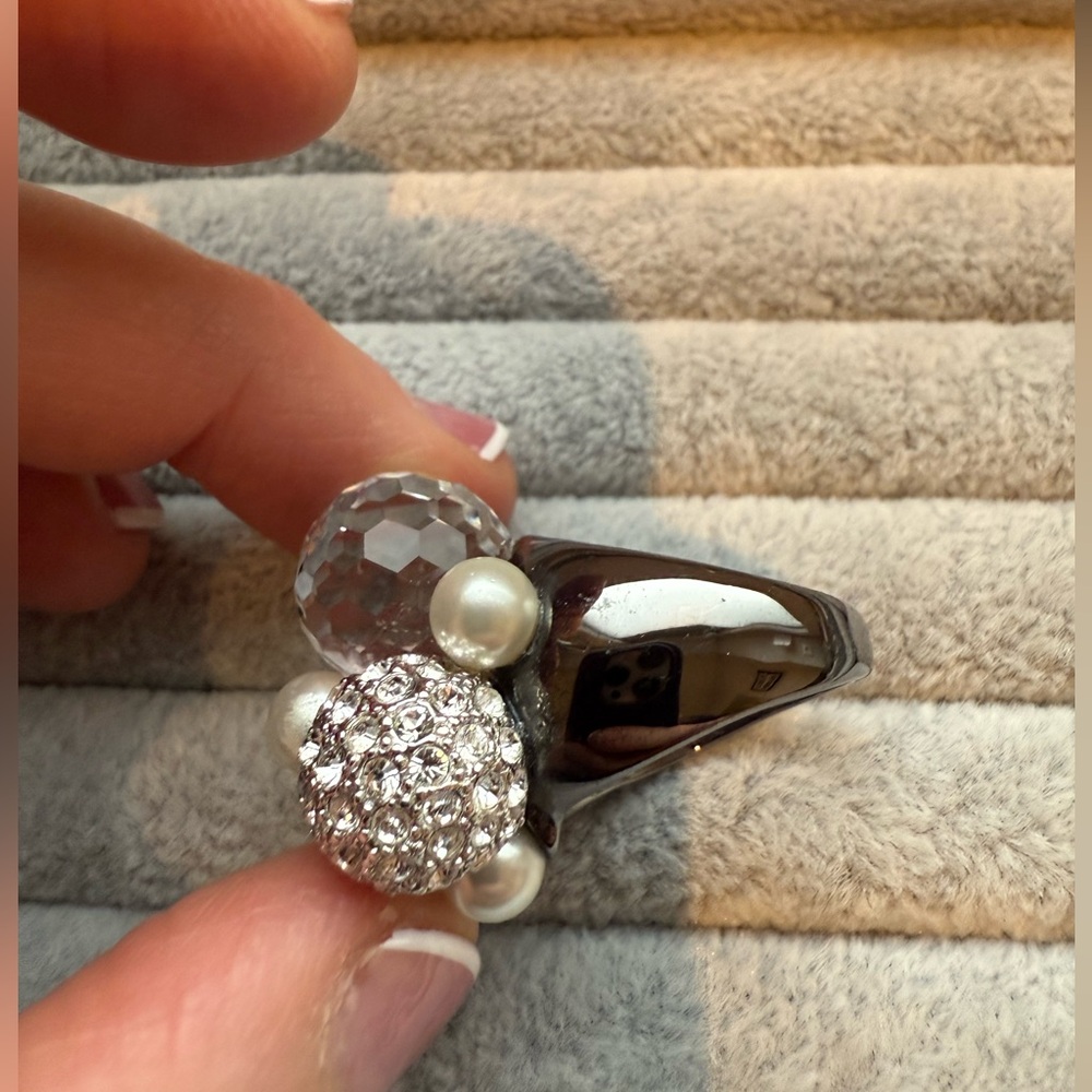 Kenneth Lane Grey crystal pearl bubble cluster Cocktail ring size 8/9 - Picture 11 of 14